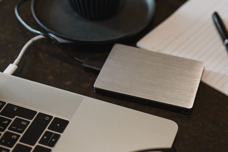 Easy Ways to Back Up Your Photos and Files Safely